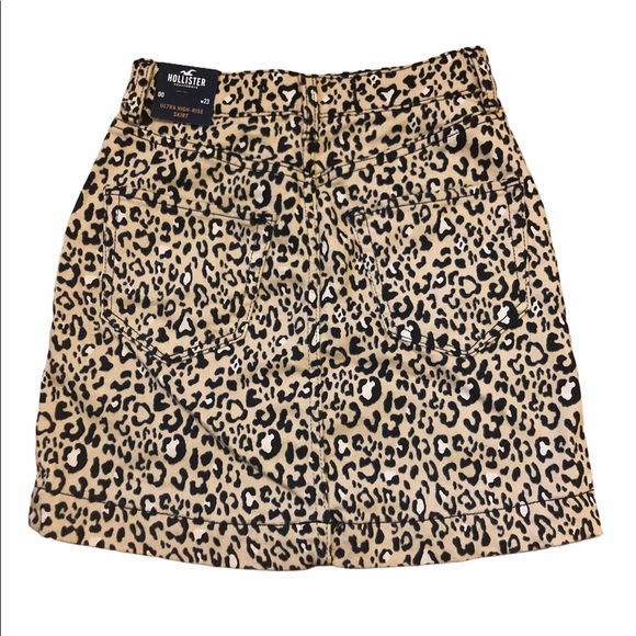 Hollister Ultra High Rise Leopard Denim Skirt - Picture 4 of 6